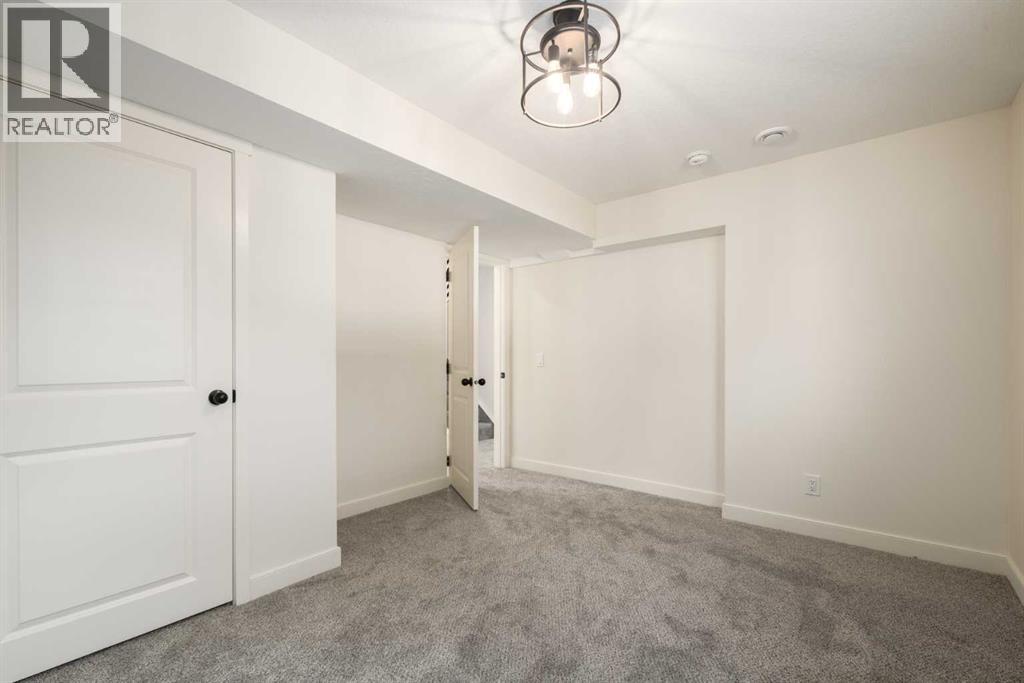 Single Family House Bi-level for Sale in  Deer Ridge Way SE Deer Ridge Calgary 