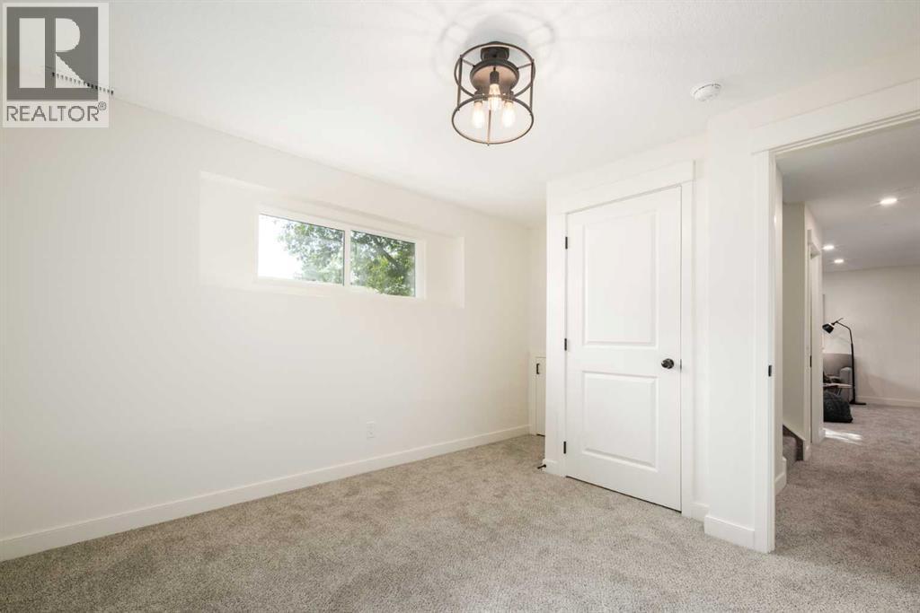 Single Family House Bi-level for Sale in  Deer Ridge Way SE Deer Ridge Calgary 