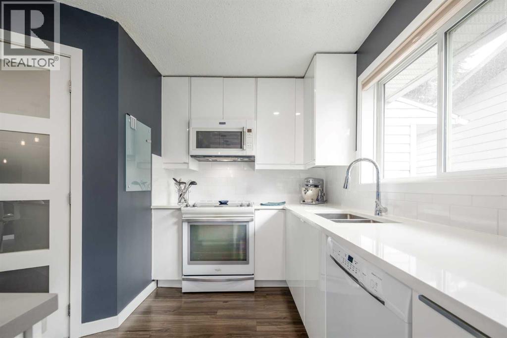 Single Family House for Sale in  Deermeade Road SE Deer Run Calgary 