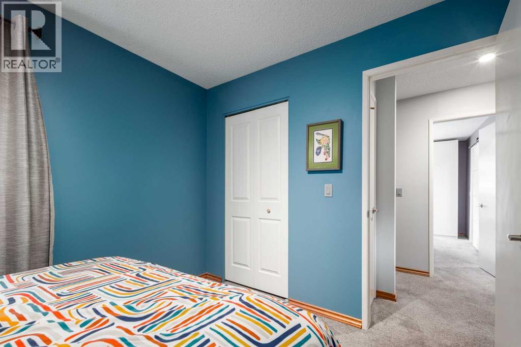 Single Family House for Sale in  Deermeade Road SE Deer Run Calgary 
