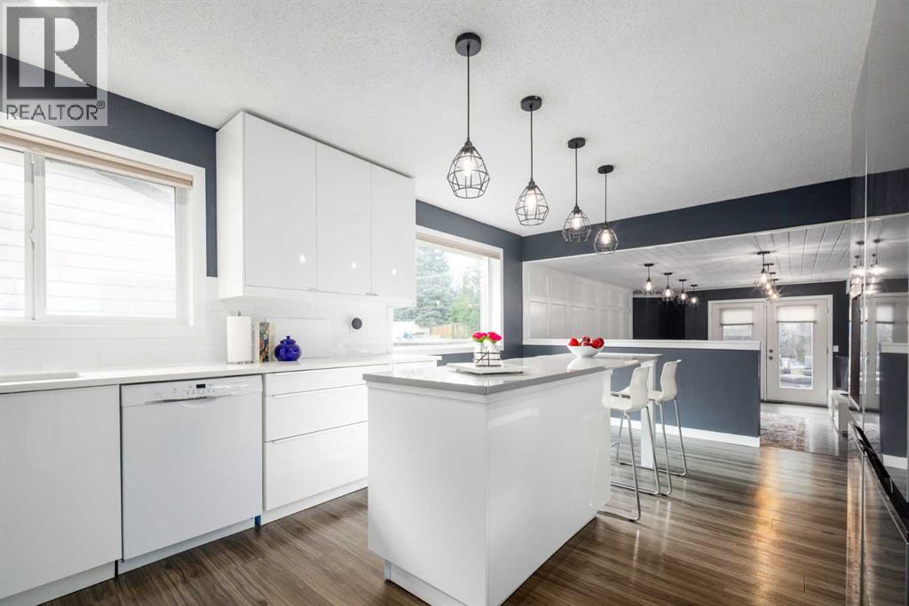 Single Family House for Sale in  Deermeade Road SE Deer Run Calgary 