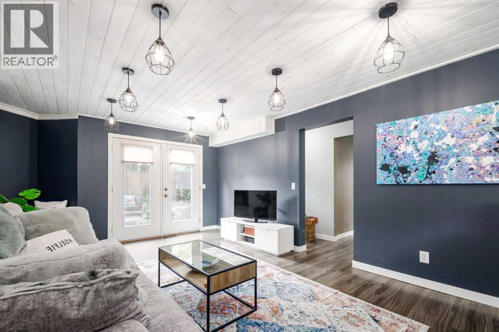 Single Family House for Sale in  Deermeade Road SE Deer Run Calgary 