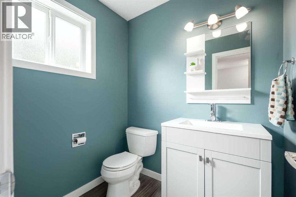 Single Family House for Sale in  Deermeade Road SE Deer Run Calgary 