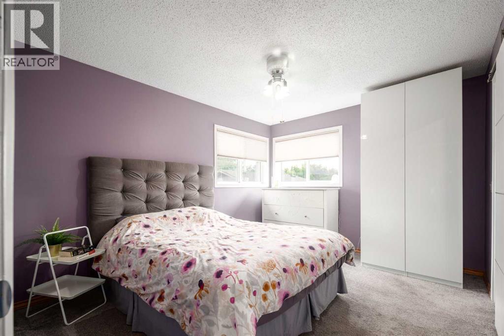Single Family House for Sale in  Deermeade Road SE Deer Run Calgary 