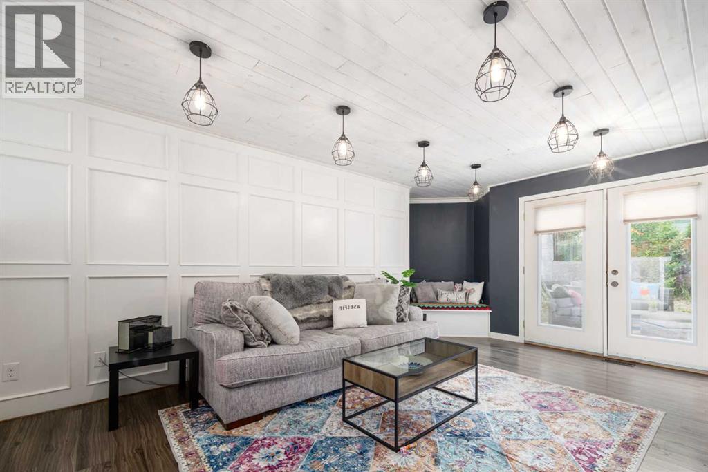 Single Family House for Sale in  Deermeade Road SE Deer Run Calgary 