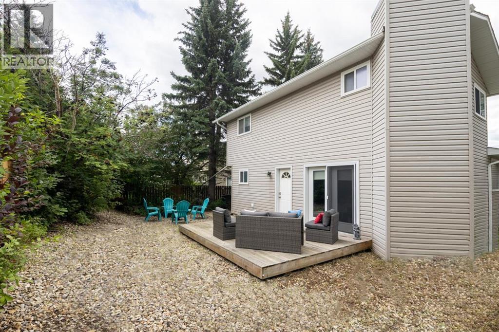 Single Family House for Sale in  Deermeade Road SE Deer Run Calgary 
