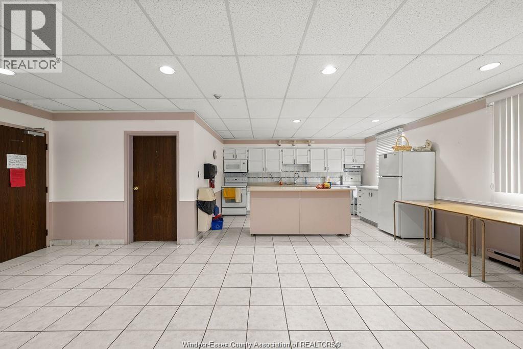 Photo 6 of 3936 Wyandotte Street East Unit 906, Windsor ON
