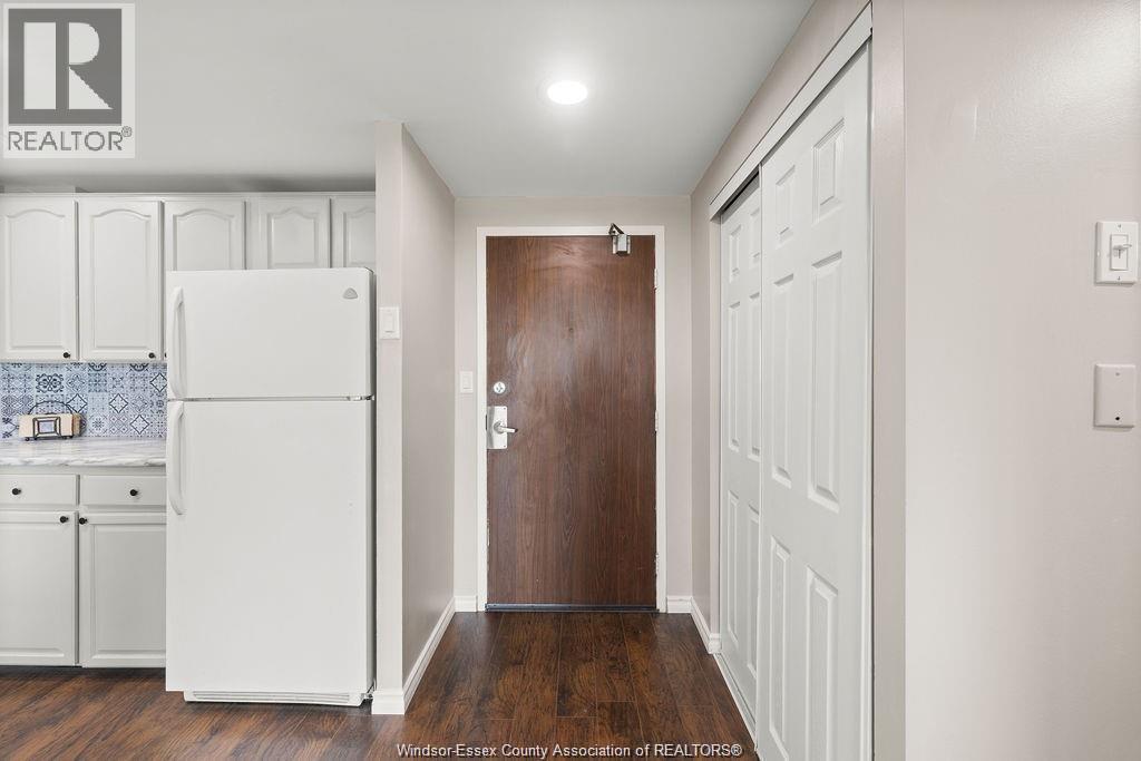 Photo 3 of 3936 Wyandotte Street East Unit 906, Windsor ON