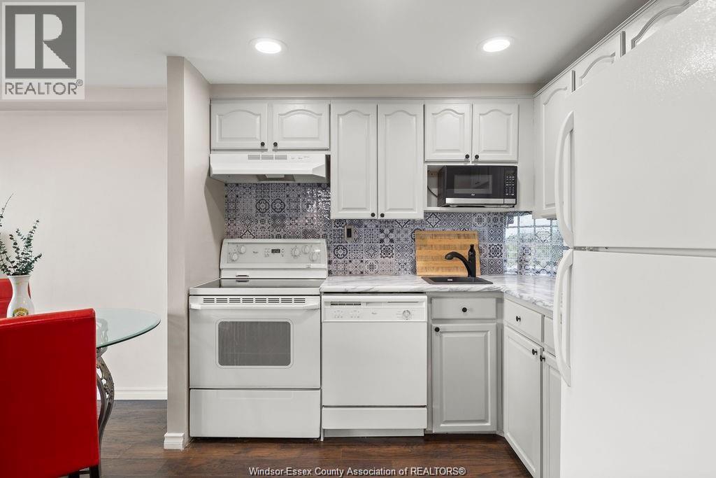 Photo 9 of 3936 Wyandotte Street East Unit 906, Windsor ON