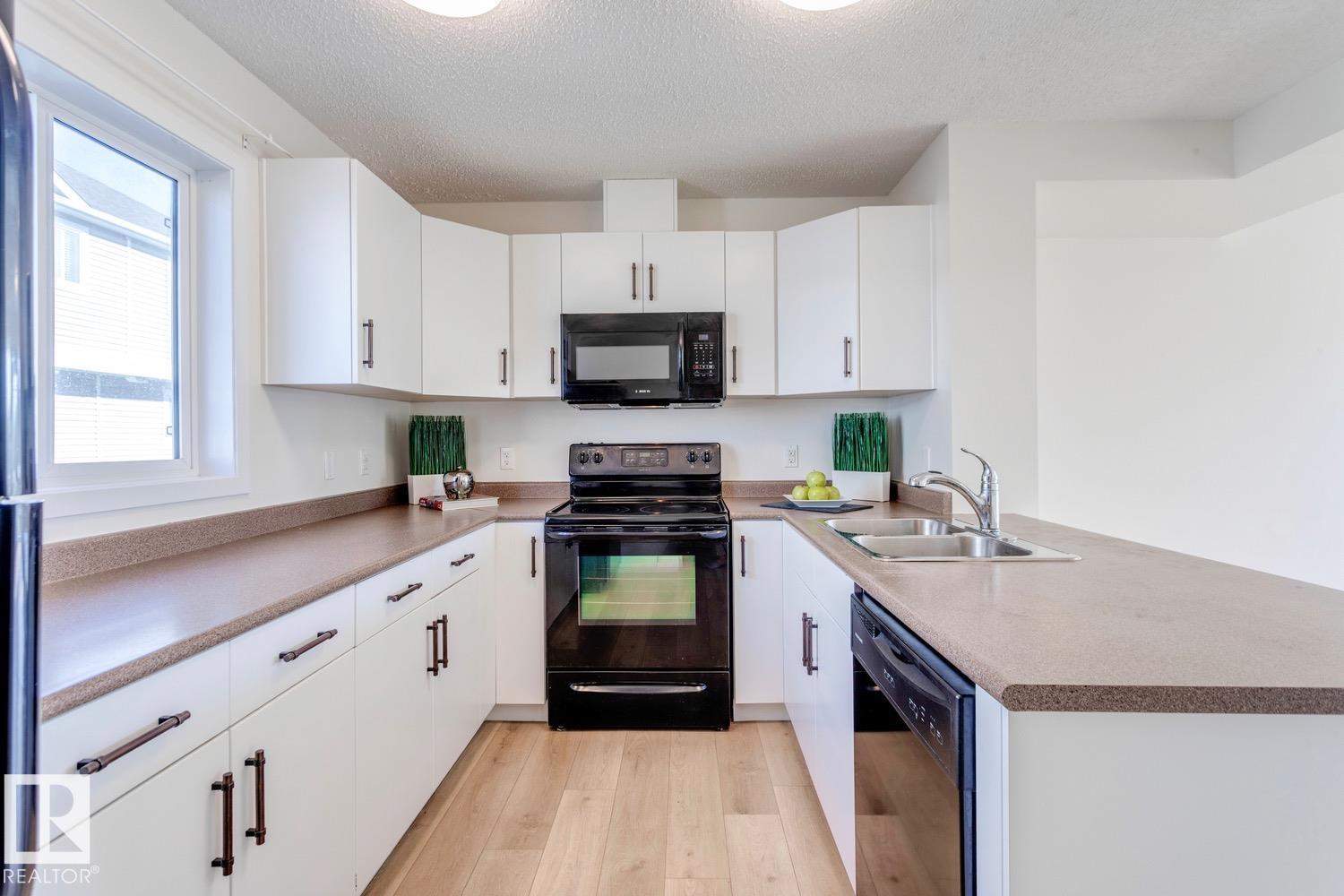 Photo 13 of 31 1816 Rutherford Rd Sw Sw, Edmonton AB