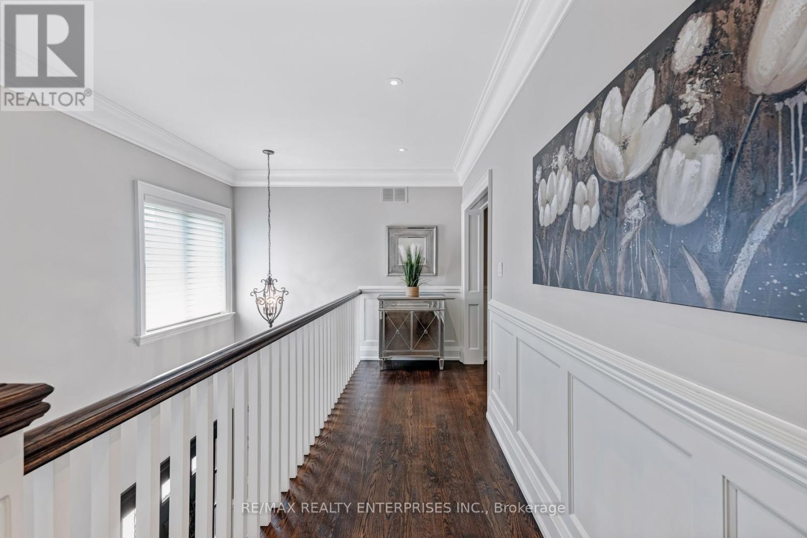Photo 28 of 17 Wenonah Drive, Mississauga ON