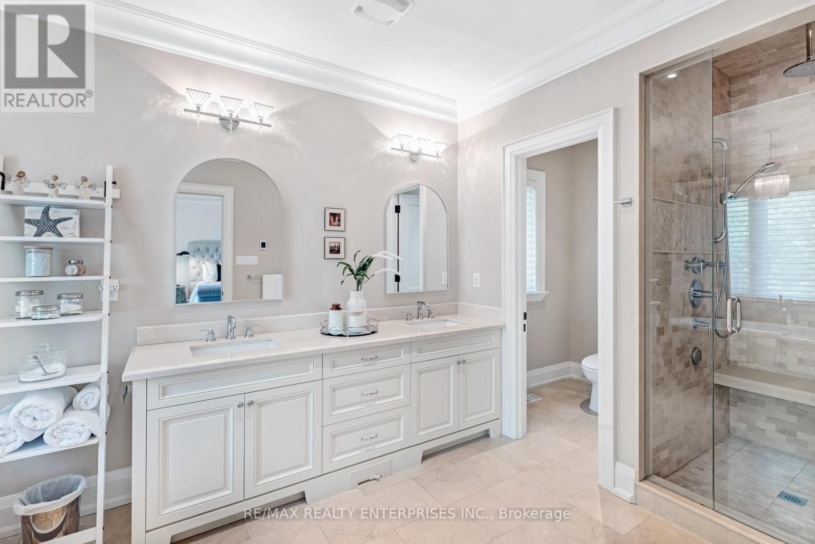 Photo 22 of 17 Wenonah Drive, Mississauga ON