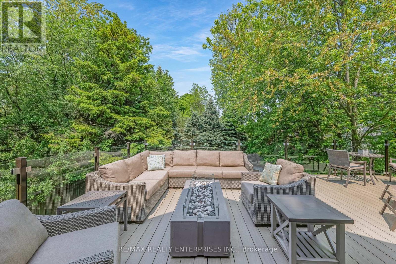Photo 18 of 17 Wenonah Drive, Mississauga ON