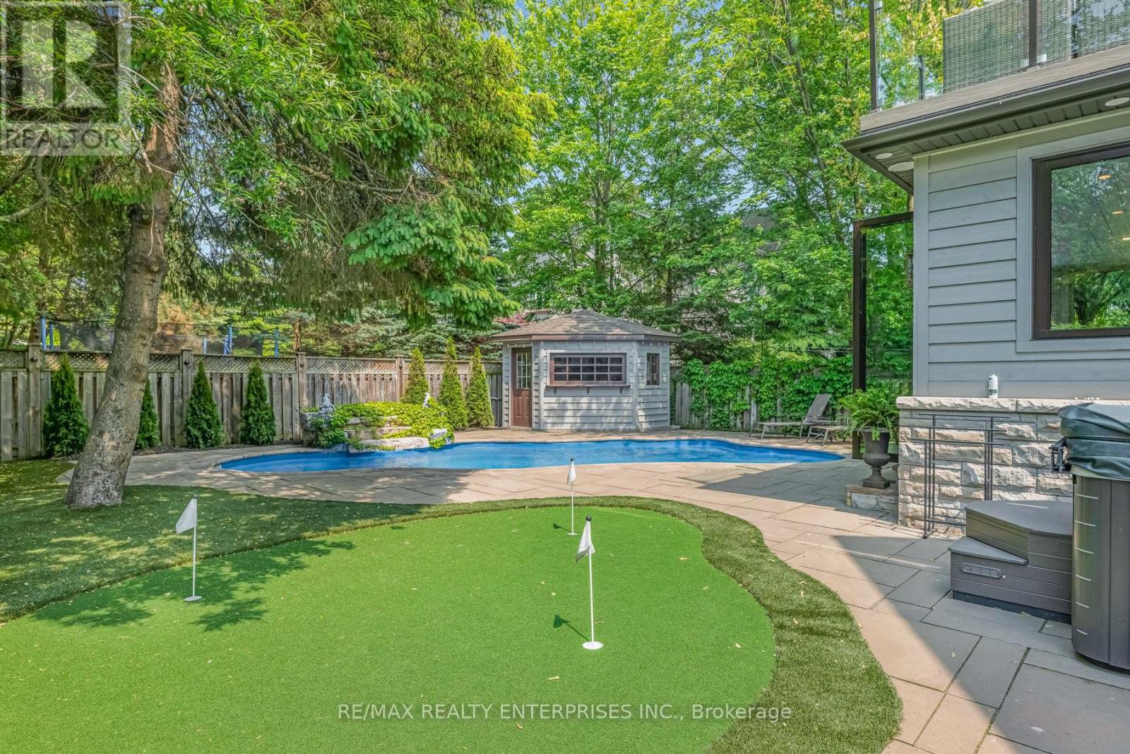 Photo 12 of 17 Wenonah Drive, Mississauga ON