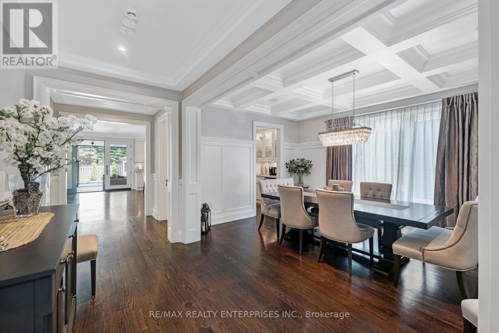 Photo 34 of 17 Wenonah Drive, Mississauga ON