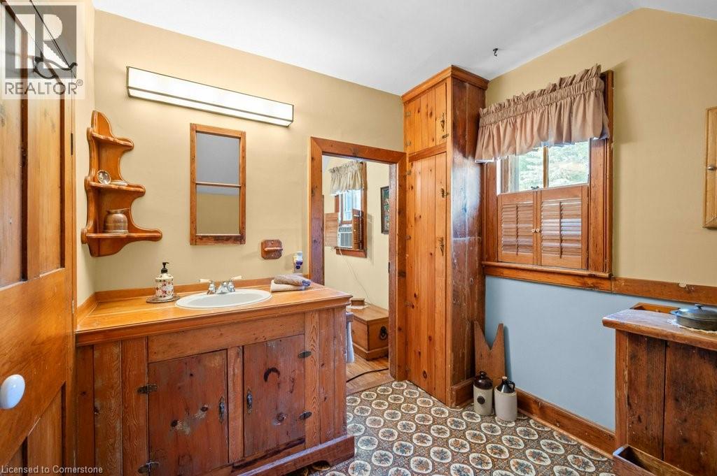Photo 45 of 314 Delaware Avenue, Burlington ON