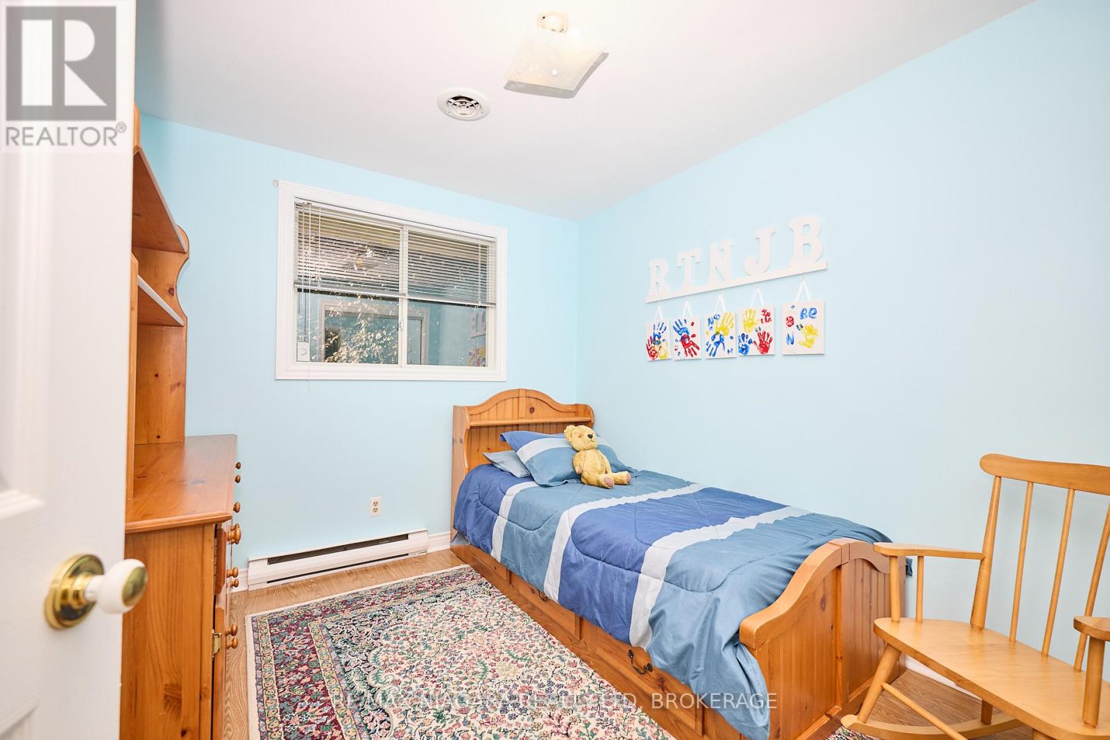 Photo 24 of 27 St George Court, Fort Erie ON