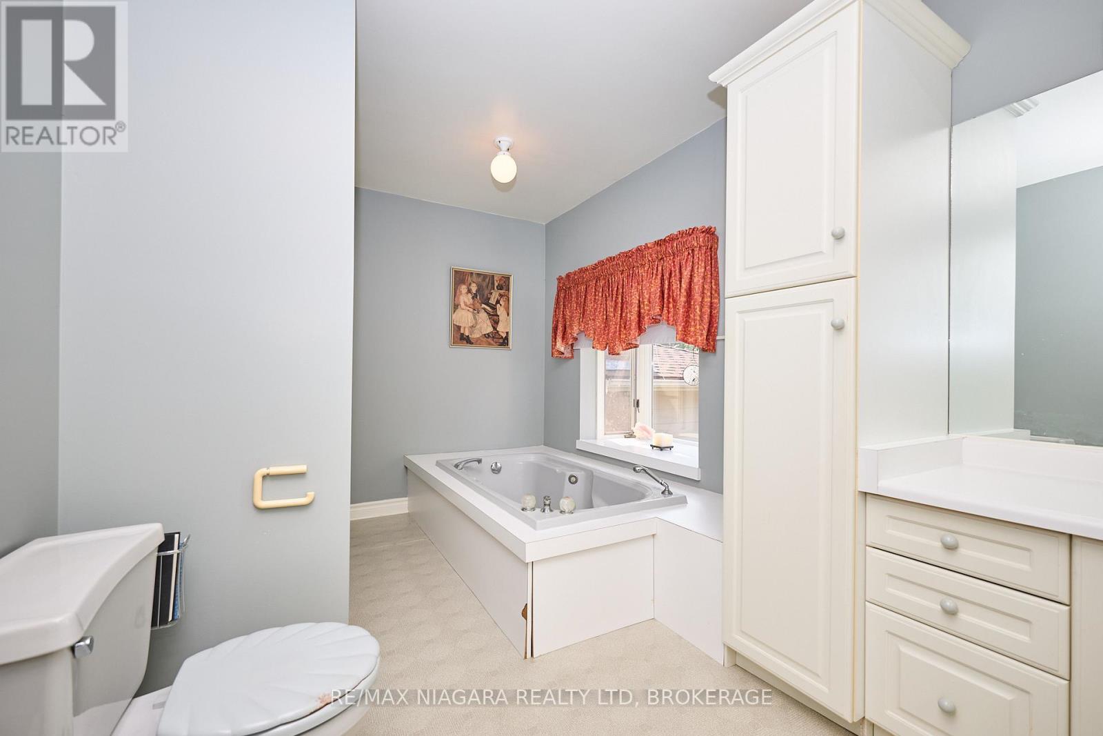 Photo 18 of 27 St George Court, Fort Erie ON