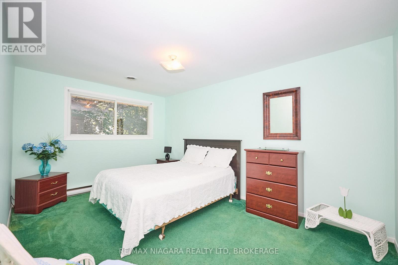 Photo 26 of 27 St George Court, Fort Erie ON