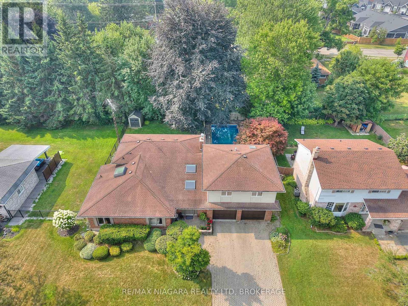 Photo 45 of 27 St George Court, Fort Erie ON