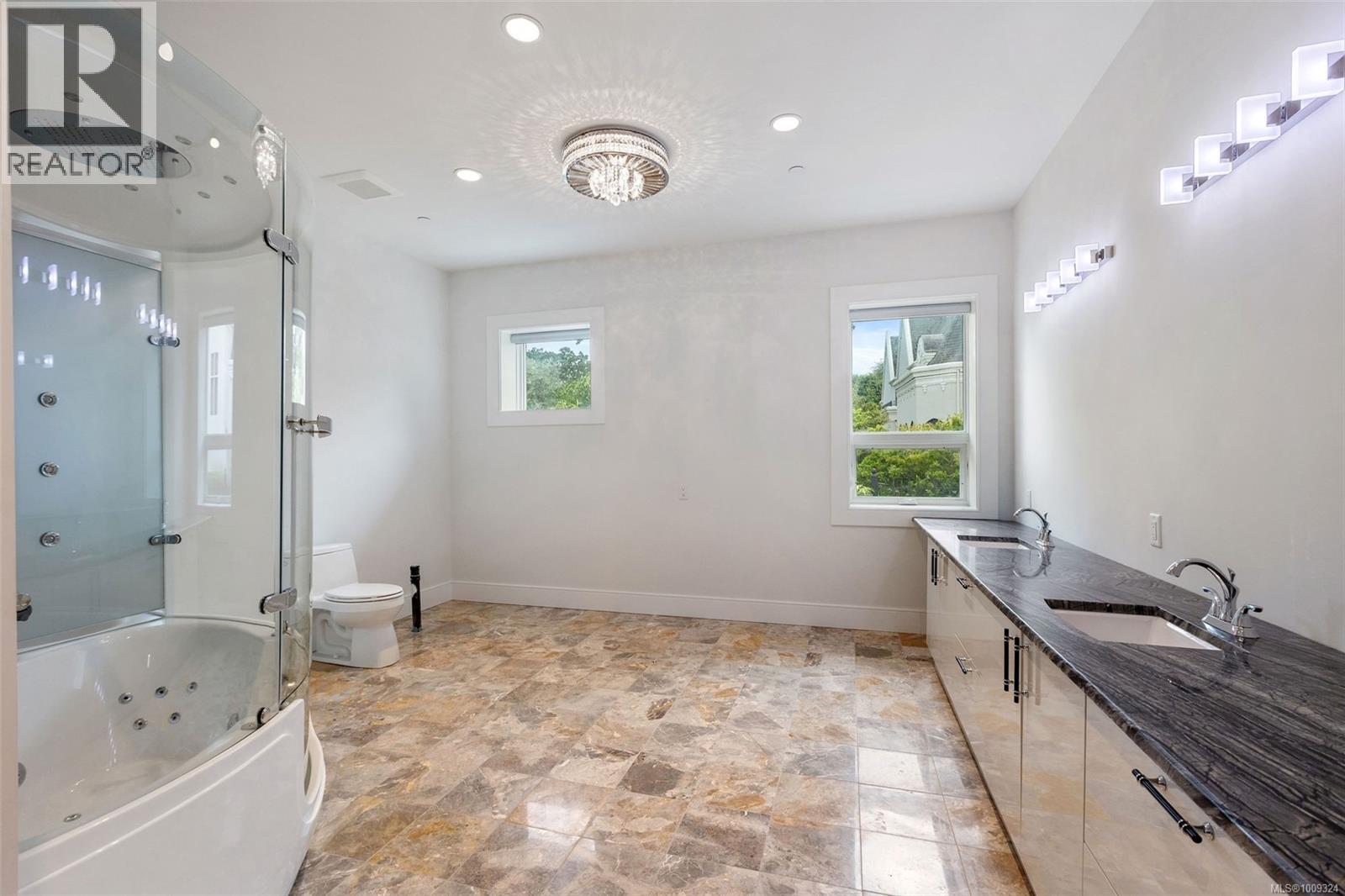 Photo 10 of 3355 Midland Rd, Oak Bay BC