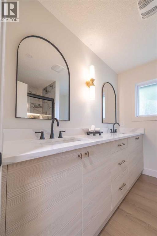 Single Family House Bungalow for Sale in  Hoover Place SW Haysboro Calgary 