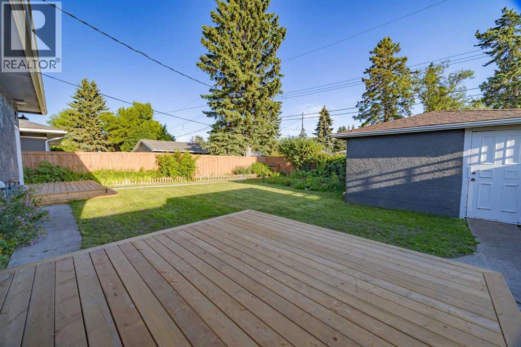 Single Family House Bungalow for Sale in  Hoover Place SW Haysboro Calgary 