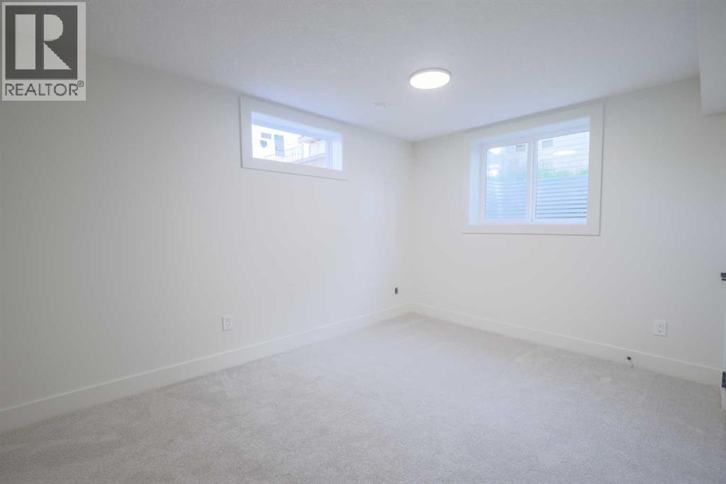 Single Family House Bungalow for Sale in  Hoover Place SW Haysboro Calgary 