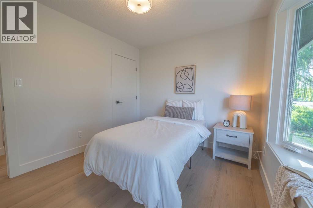 Single Family House Bungalow for Sale in  Hoover Place SW Haysboro Calgary 