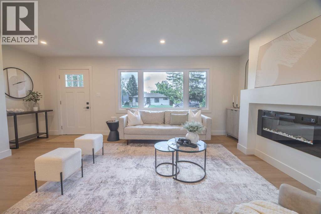 Single Family House Bungalow for Sale in  Hoover Place SW Haysboro Calgary 
