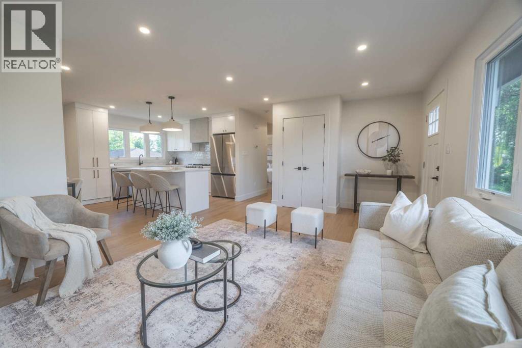 Single Family House Bungalow for Sale in  Hoover Place SW Haysboro Calgary 