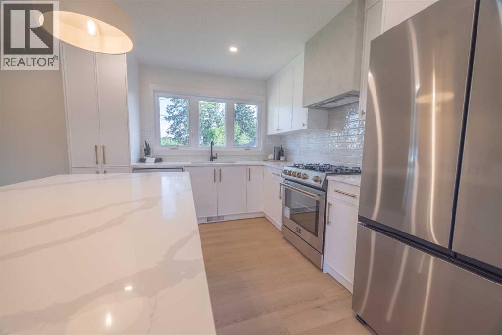 Single Family House Bungalow for Sale in  Hoover Place SW Haysboro Calgary 