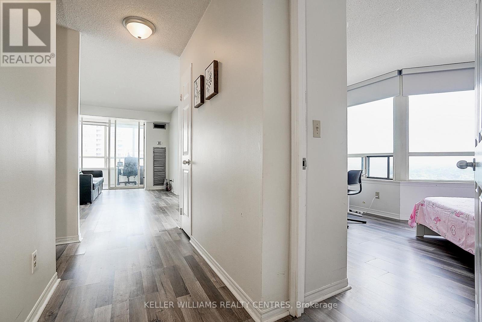 Photo 1 of 1511 7 Bishop Avenue, Toronto ON