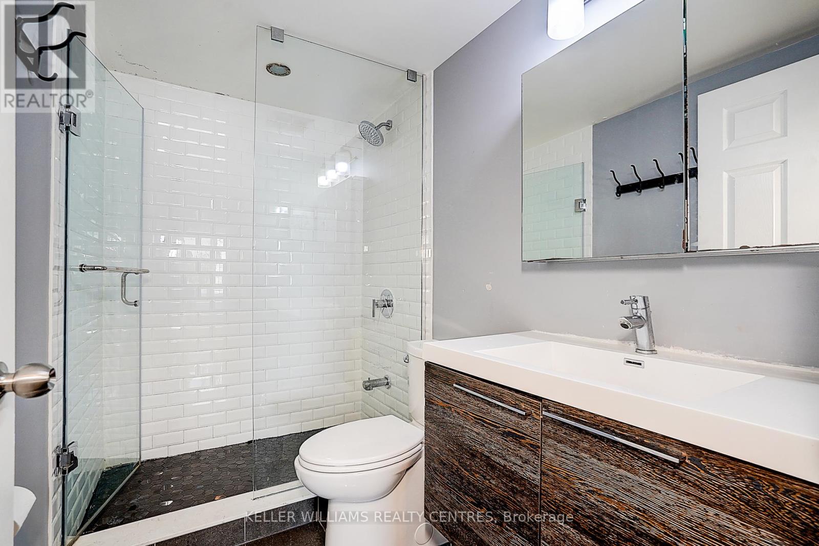 Photo 36 of 1511 7 Bishop Avenue, Toronto ON