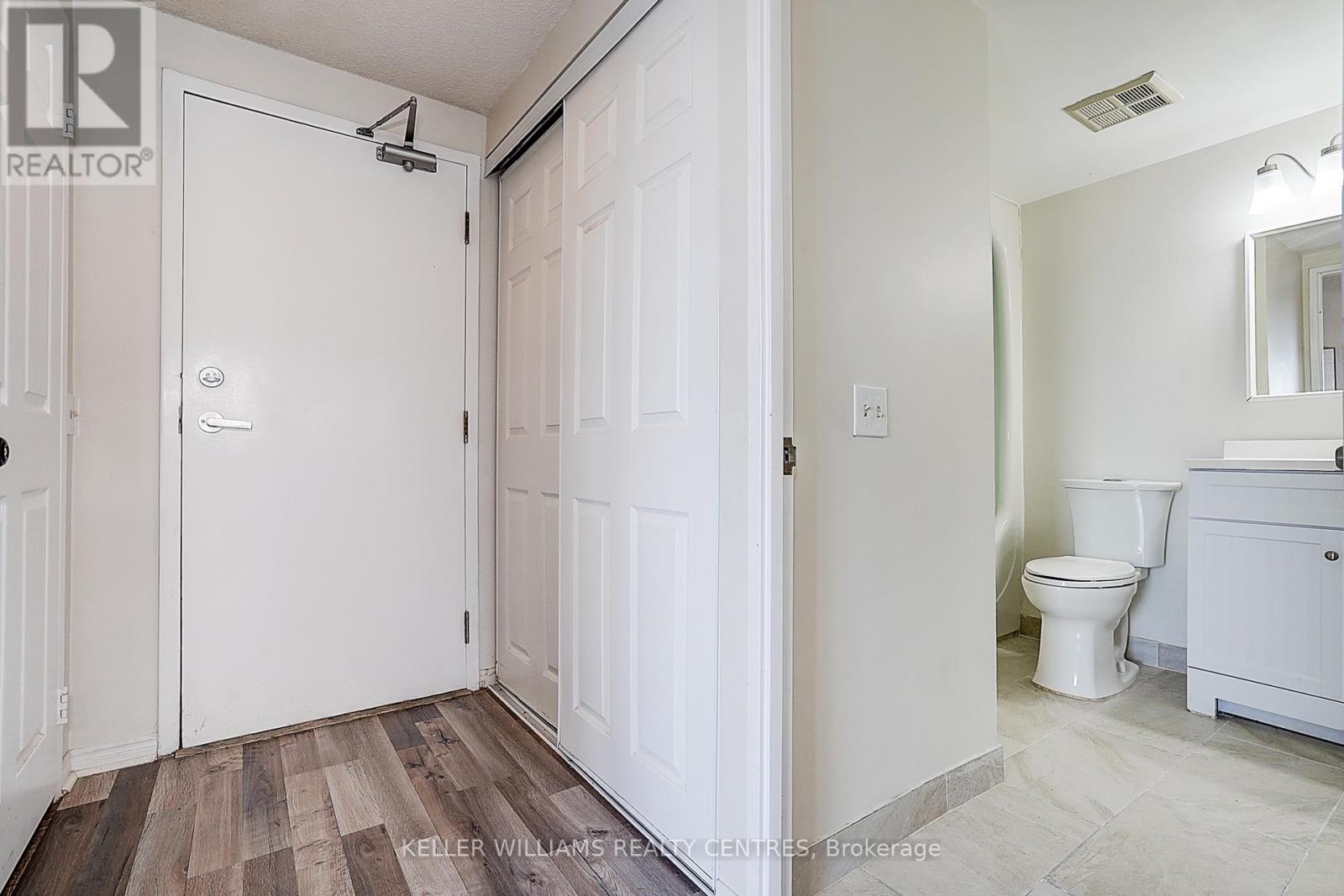 Photo 2 of 1511 7 Bishop Avenue, Toronto ON