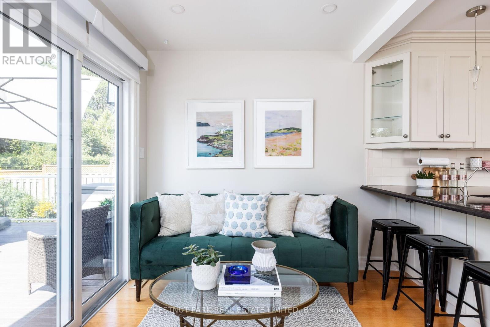 Photo 20 of 75 Paperbirch Drive, Toronto ON
