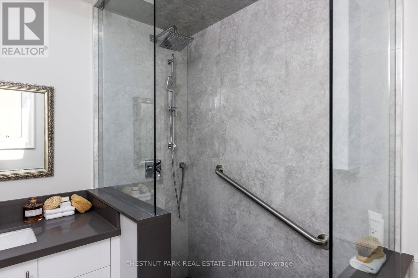 Photo 5 of 75 Paperbirch Drive, Toronto ON