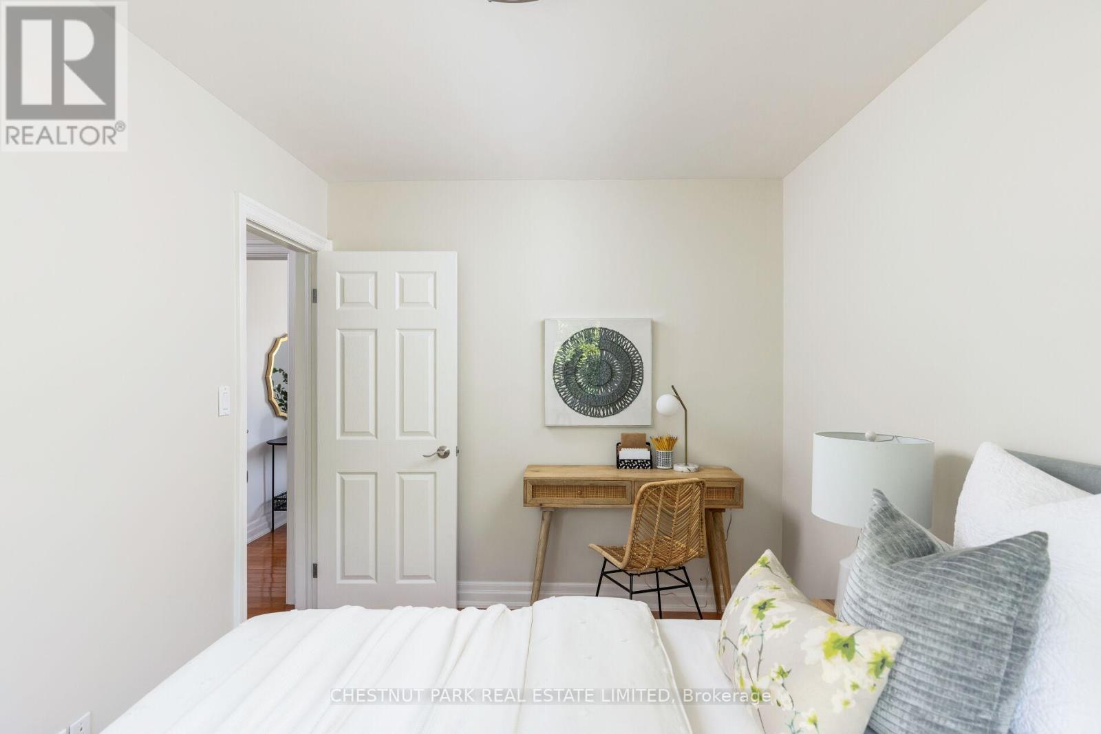 Photo 22 of 75 Paperbirch Drive, Toronto ON