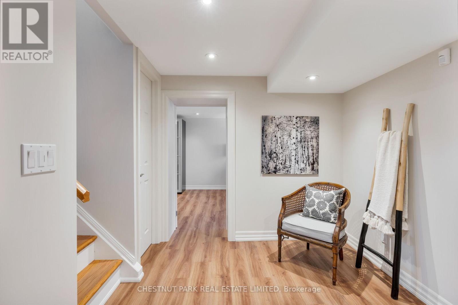 Photo 25 of 75 Paperbirch Drive, Toronto ON