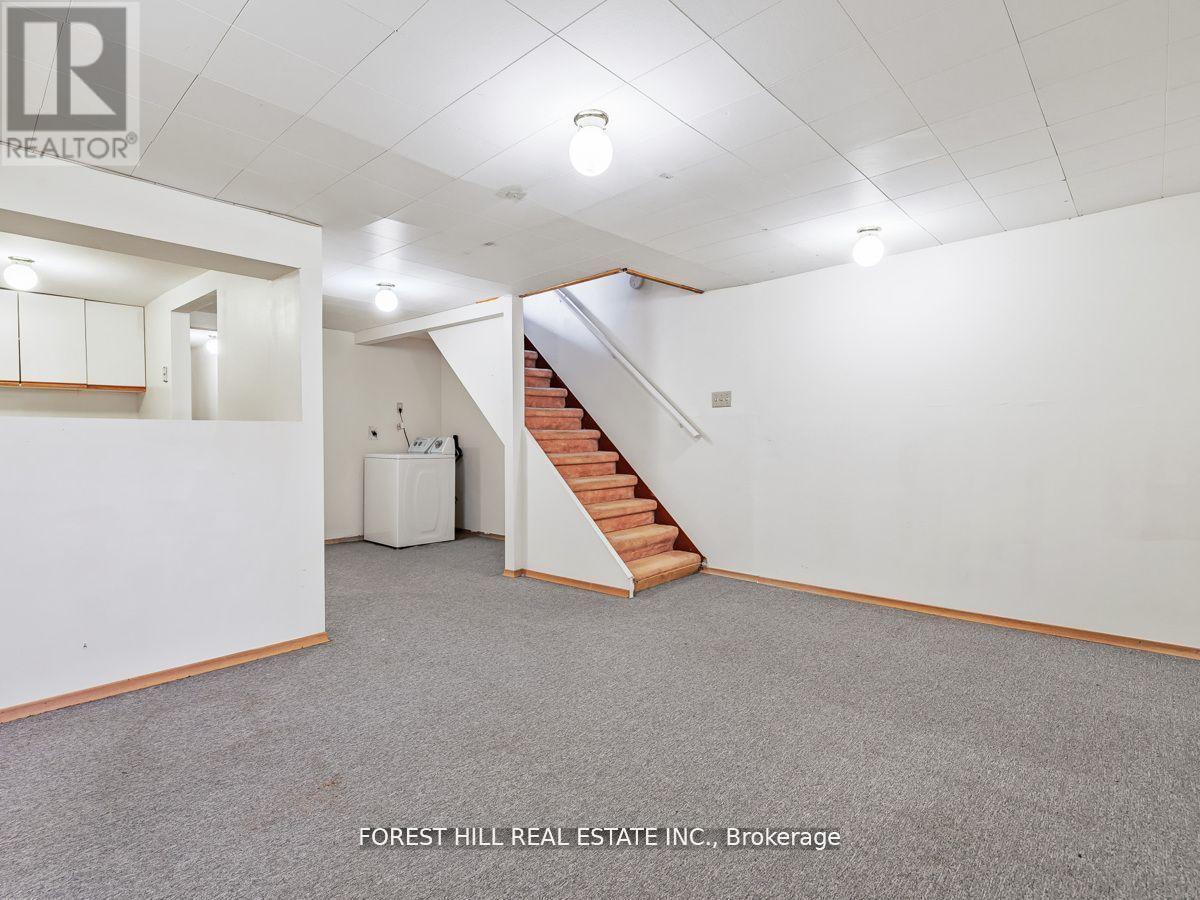 Photo 11 of 53 Woody Vine Way, Toronto ON
