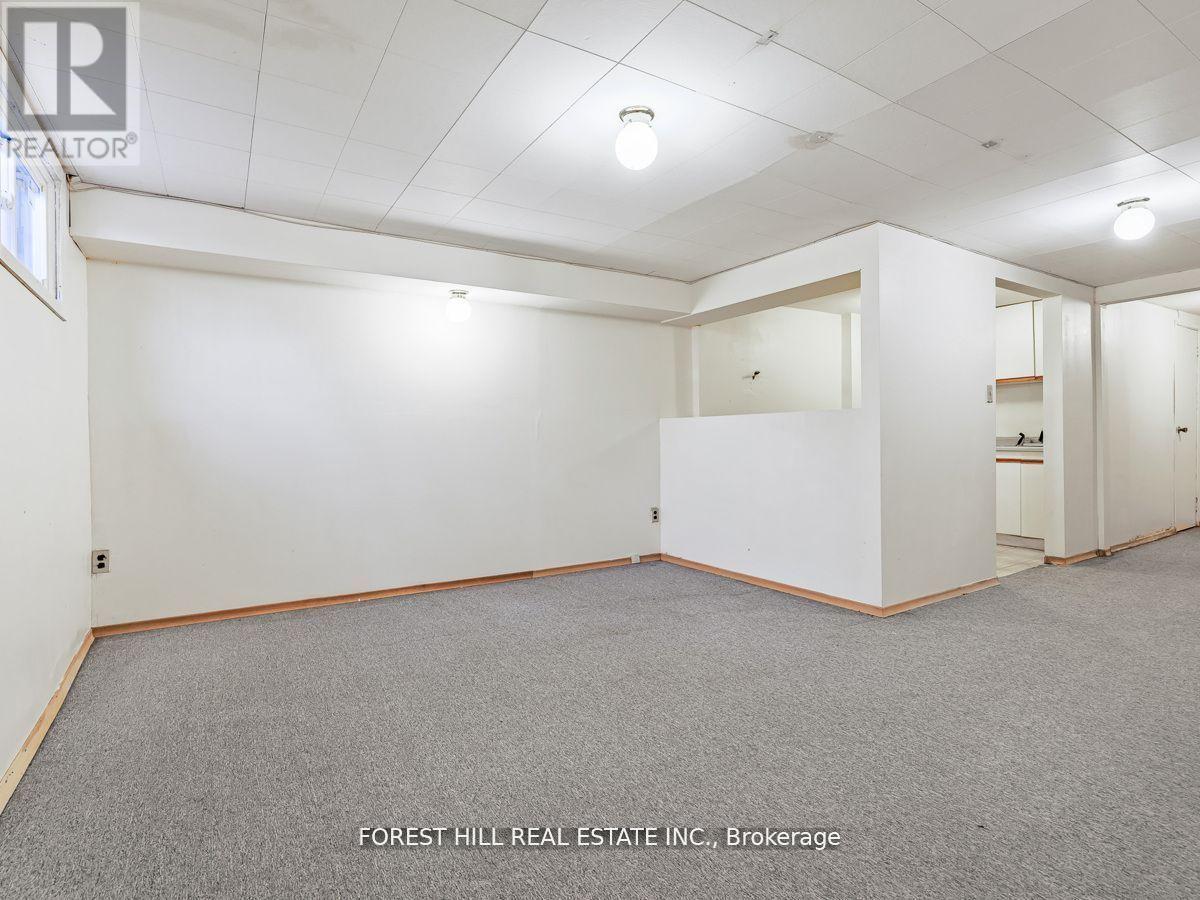 Photo 12 of 53 Woody Vine Way, Toronto ON