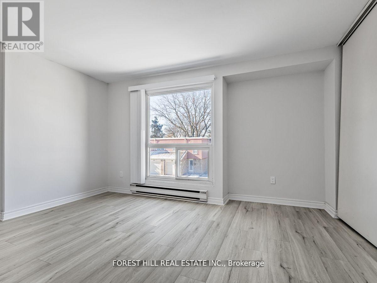 Photo 5 of 53 Woody Vine Way, Toronto ON