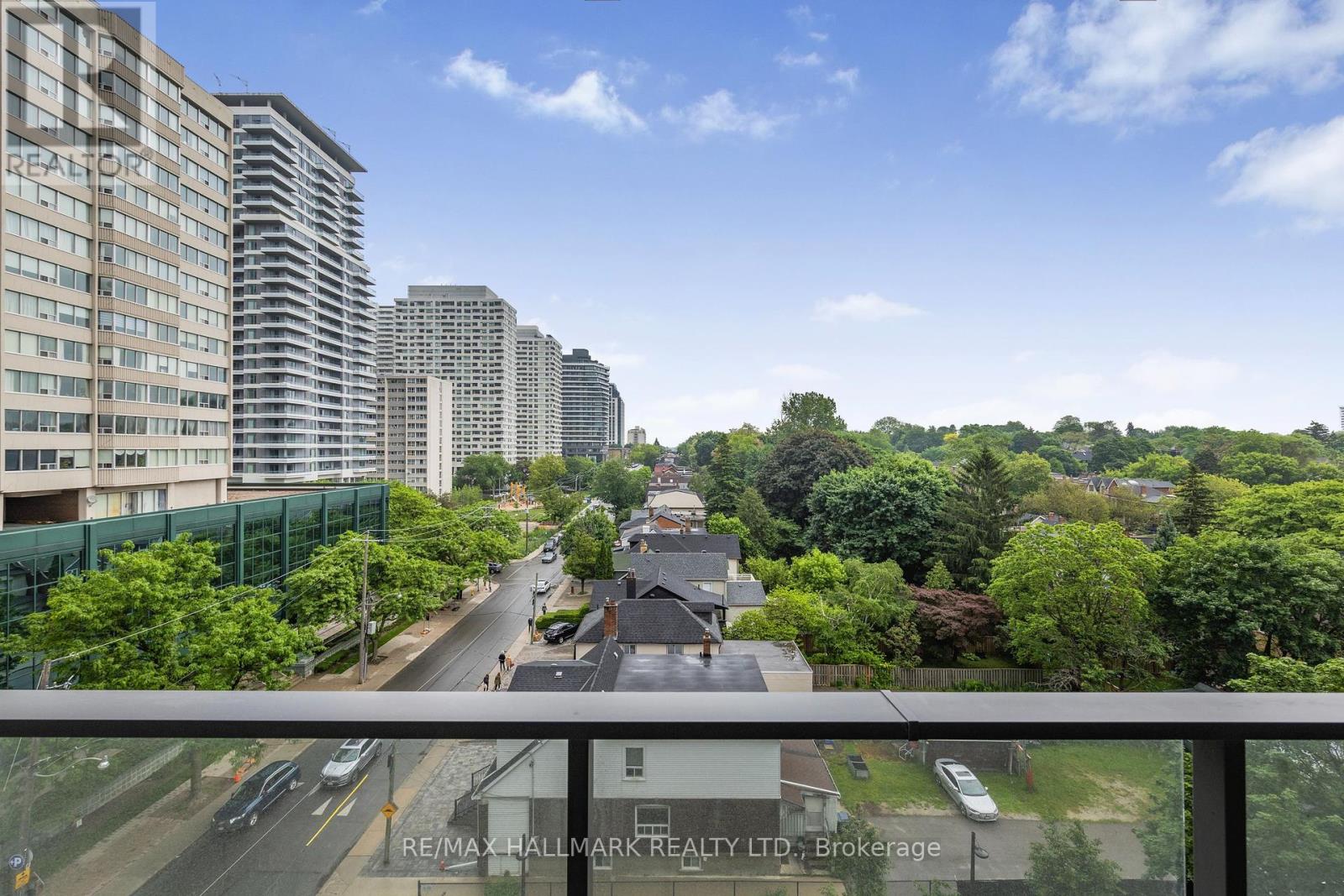 Photo 10 of 807 5 Soudan Avenue, Toronto ON