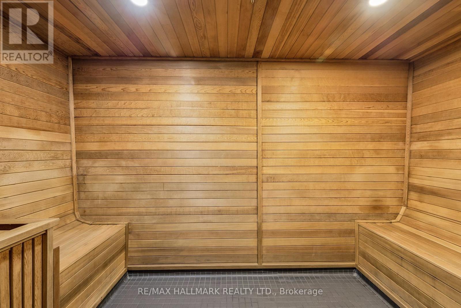 Photo 32 of 807 5 Soudan Avenue, Toronto ON
