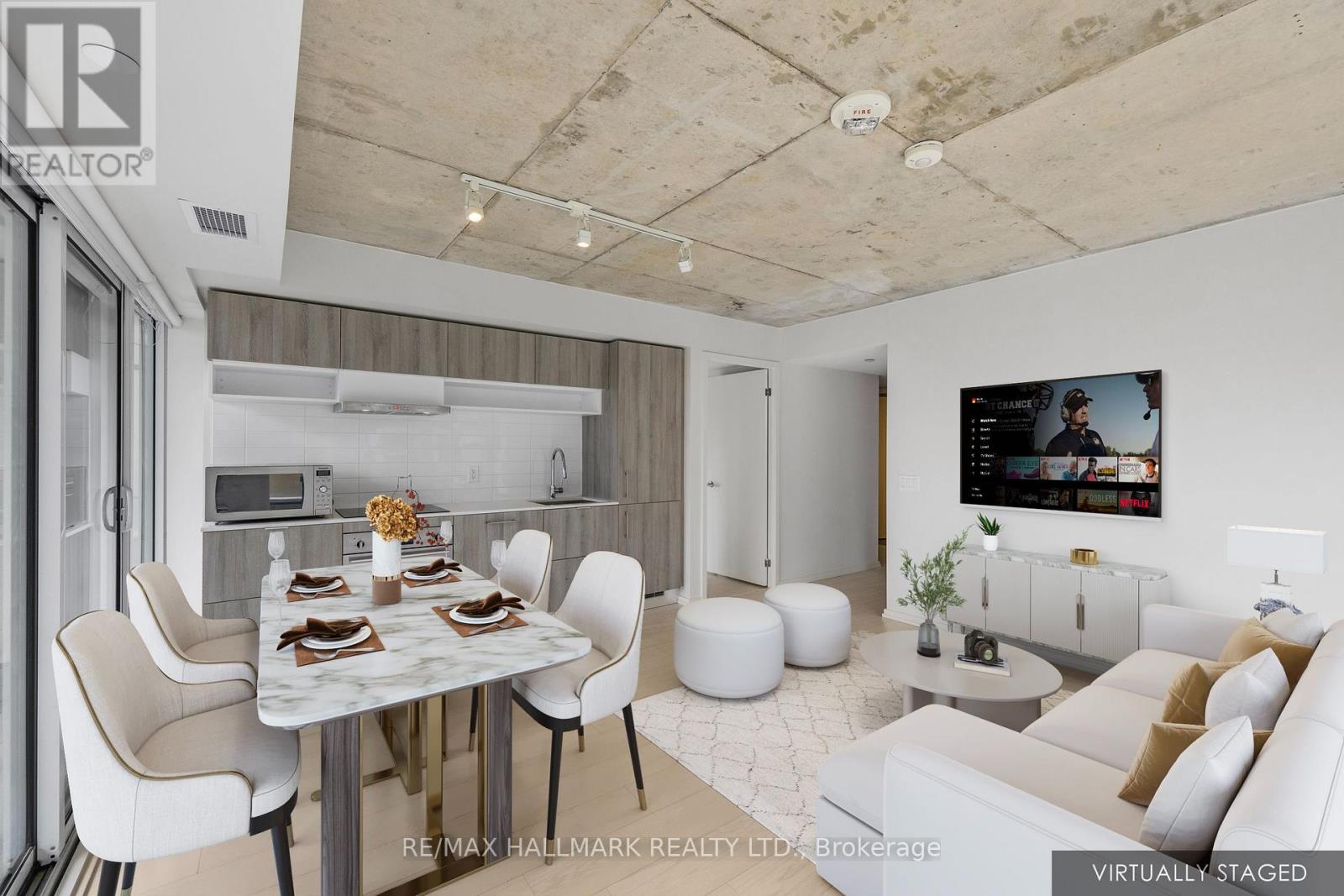 Photo 5 of 807 5 Soudan Avenue, Toronto ON