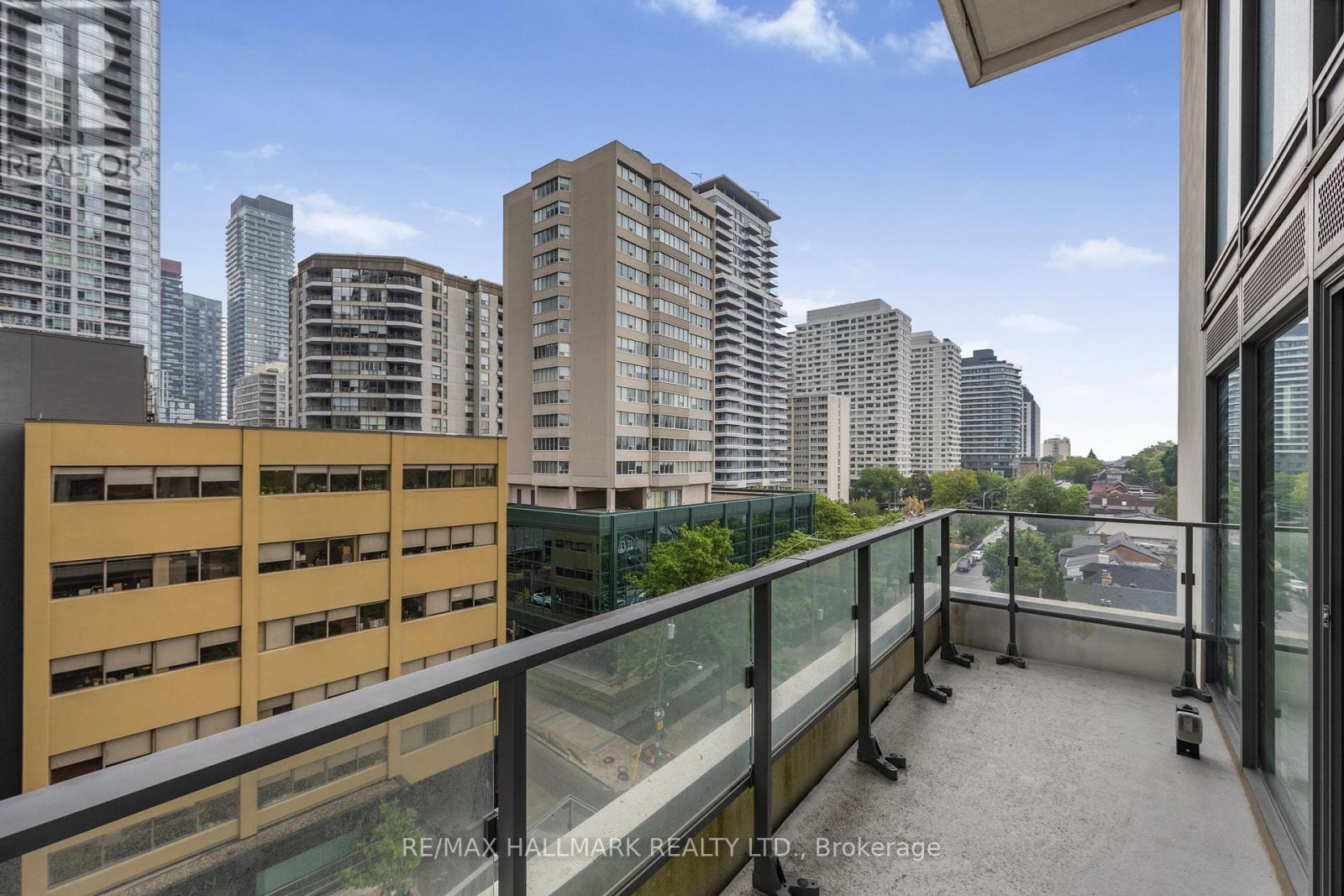 Photo 6 of 807 5 Soudan Avenue, Toronto ON