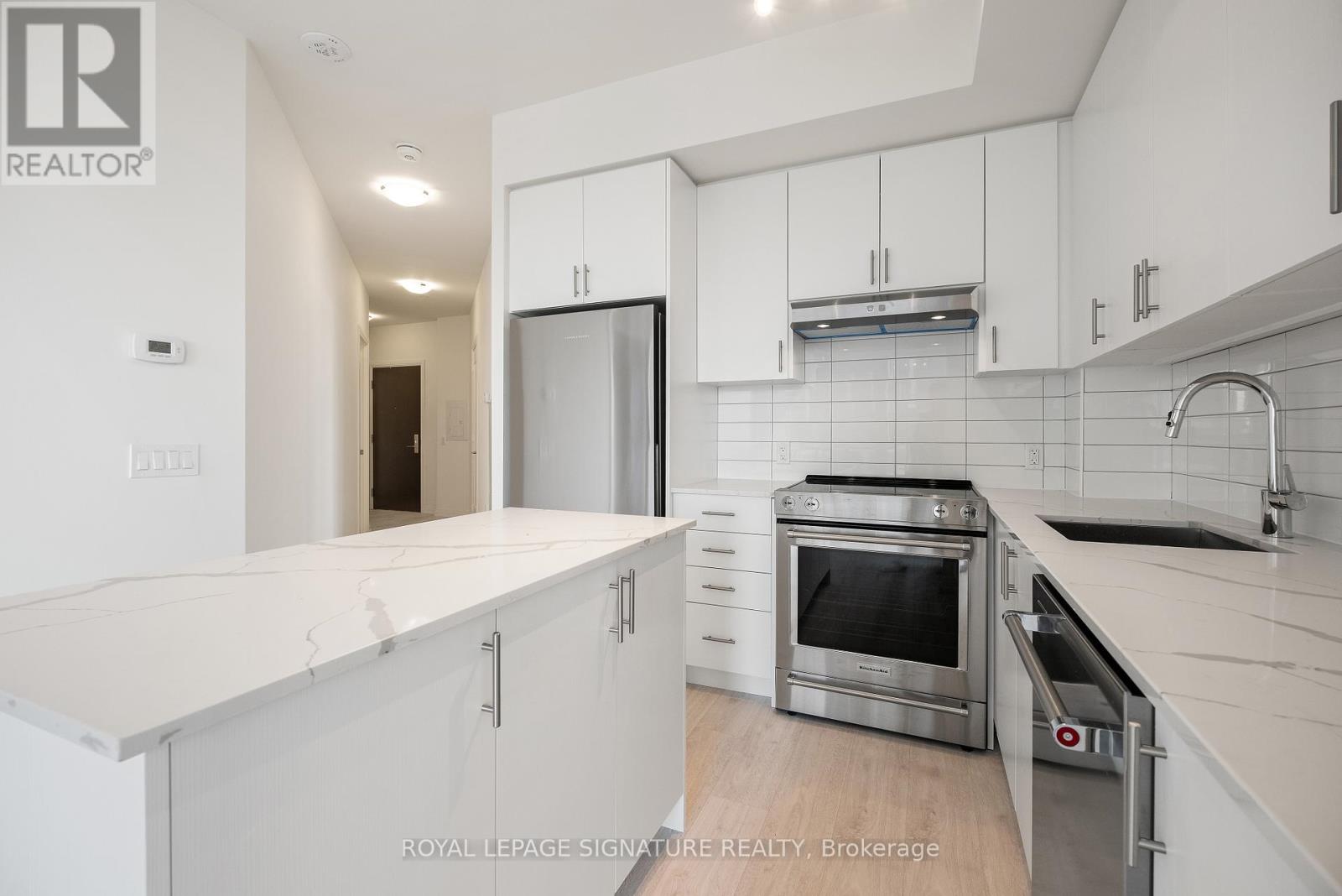 Photo 16 of 602 9000 Jane Street, Vaughan ON