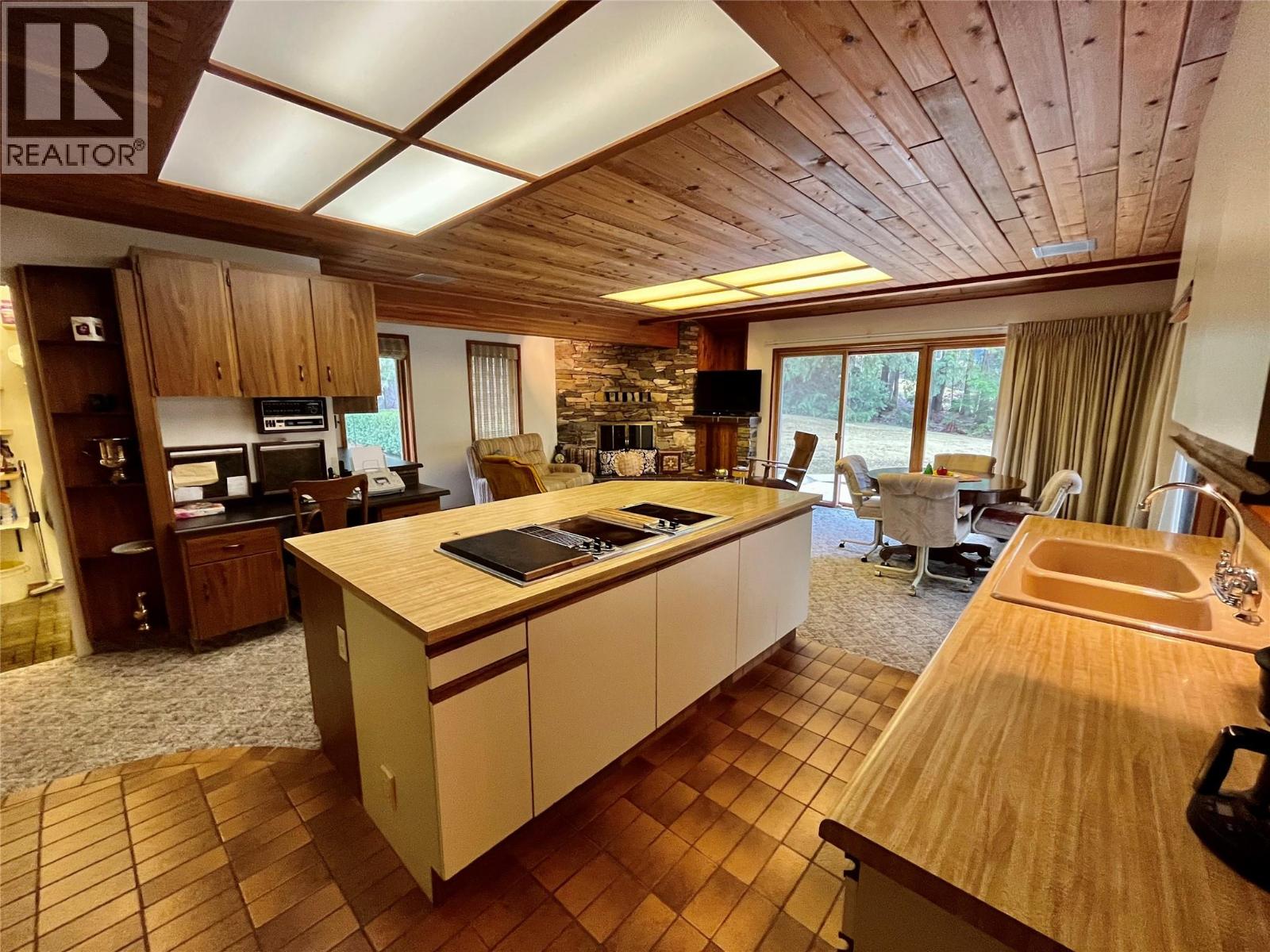 Photo 9 of 231 Glenacres Road, Nakusp BC