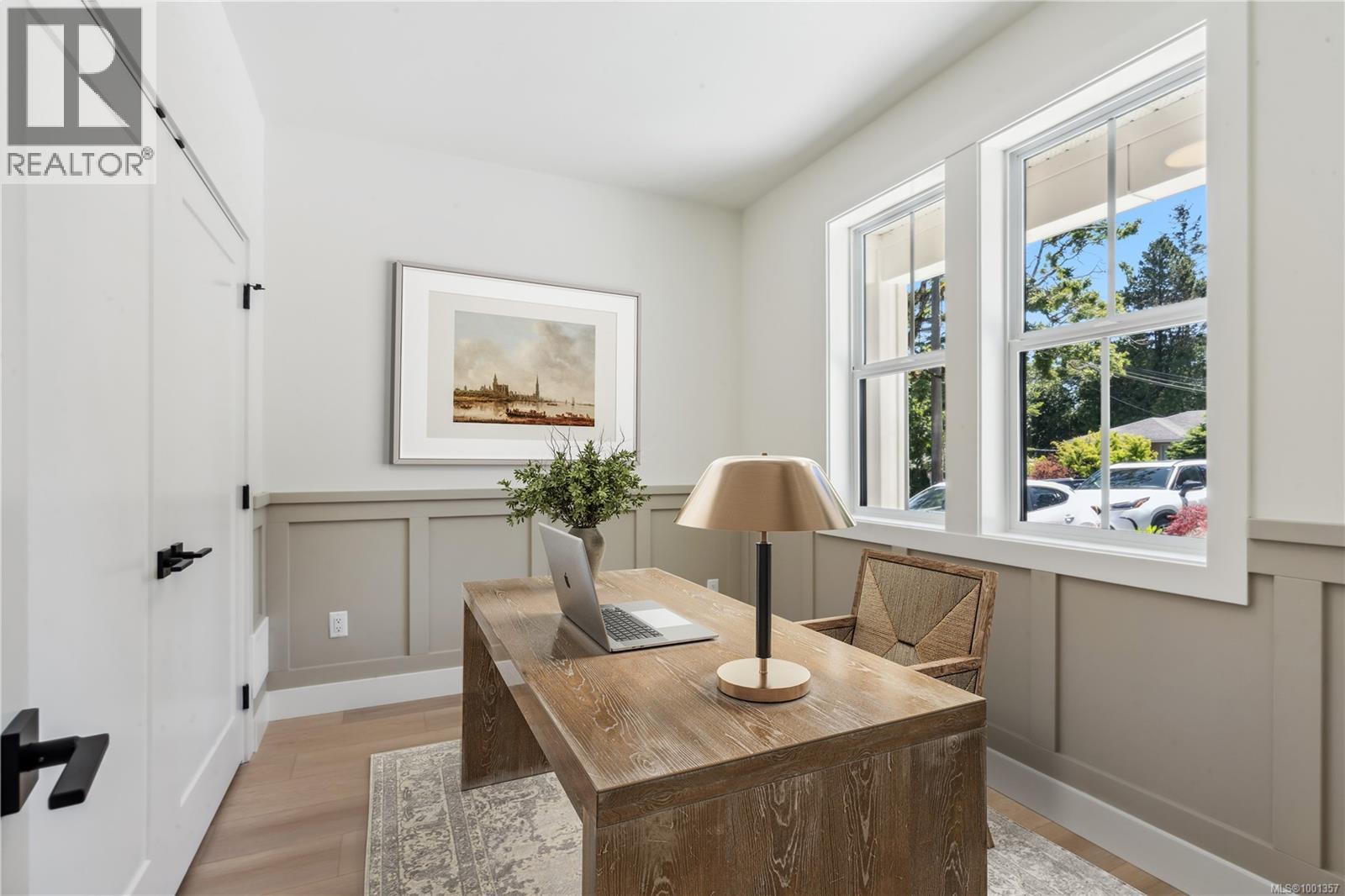 Photo 11 of 950 Tulip Ave, Saanich BC