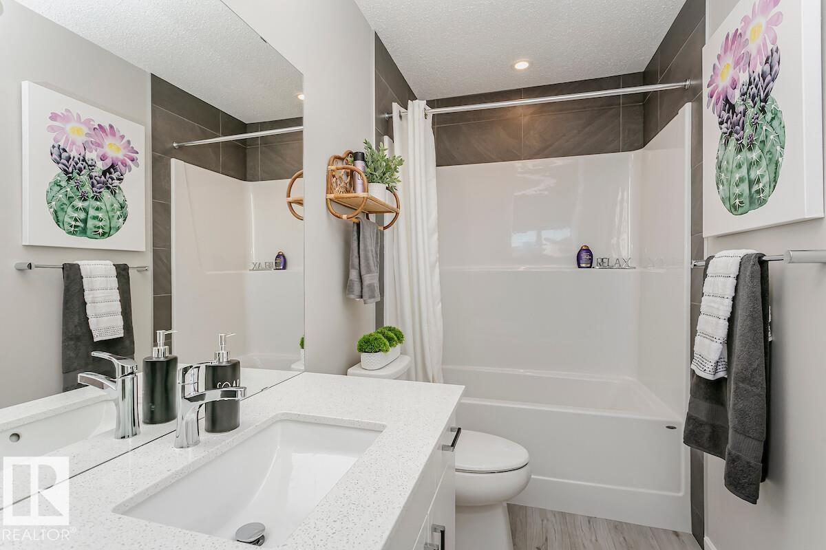 Photo 2 of 703 Cambrian Bv, Sherwood Park AB